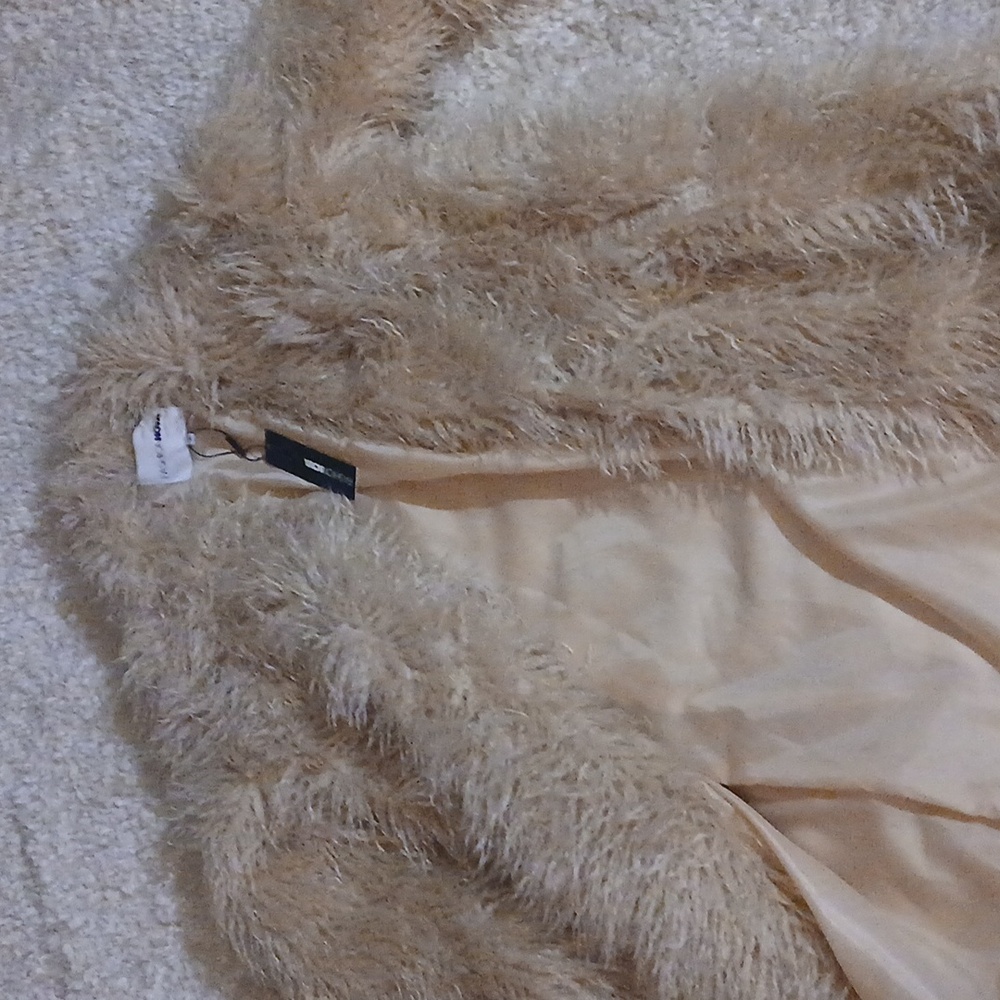 NWT FAUR FUR COAT - Picture 2 of 6